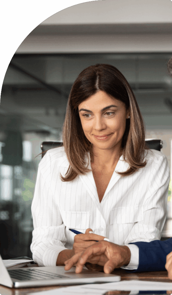 Businesswoman in consultation to open a private bank account in Dubai through private banking services.